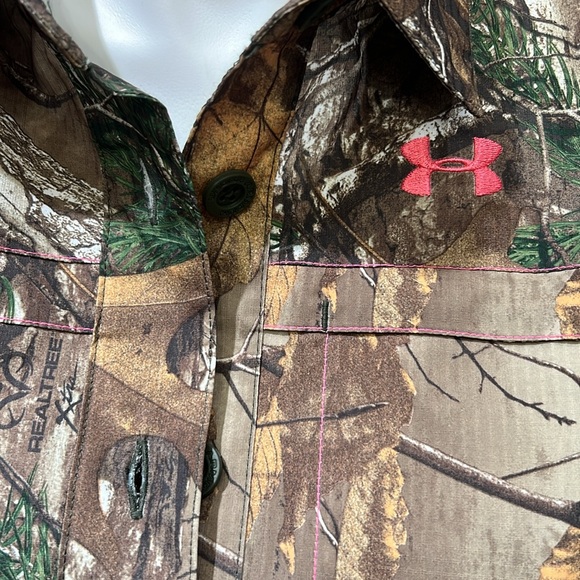 Under Armour Real Tree Camo Semi-Fitted Womens (M) Button Up Long Sleeve - Picture 3 of 9